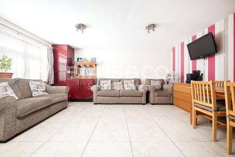 2 bedroom maisonette for sale, The Mall, Harrow HA3