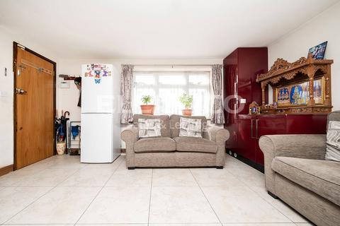 2 bedroom maisonette for sale, The Mall, Harrow HA3