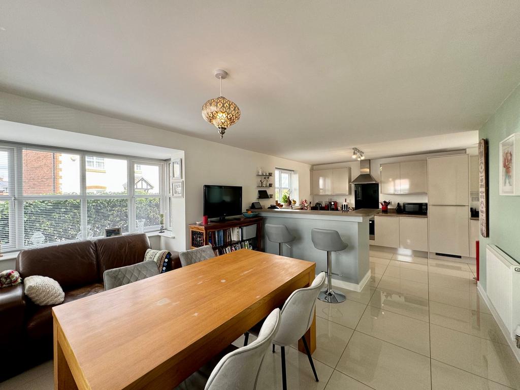 Breakfast kitchen &amp; dining room