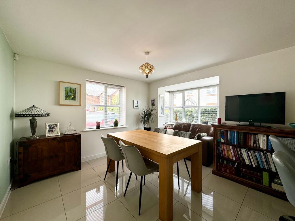 Breakfast kitchen &amp; dining room