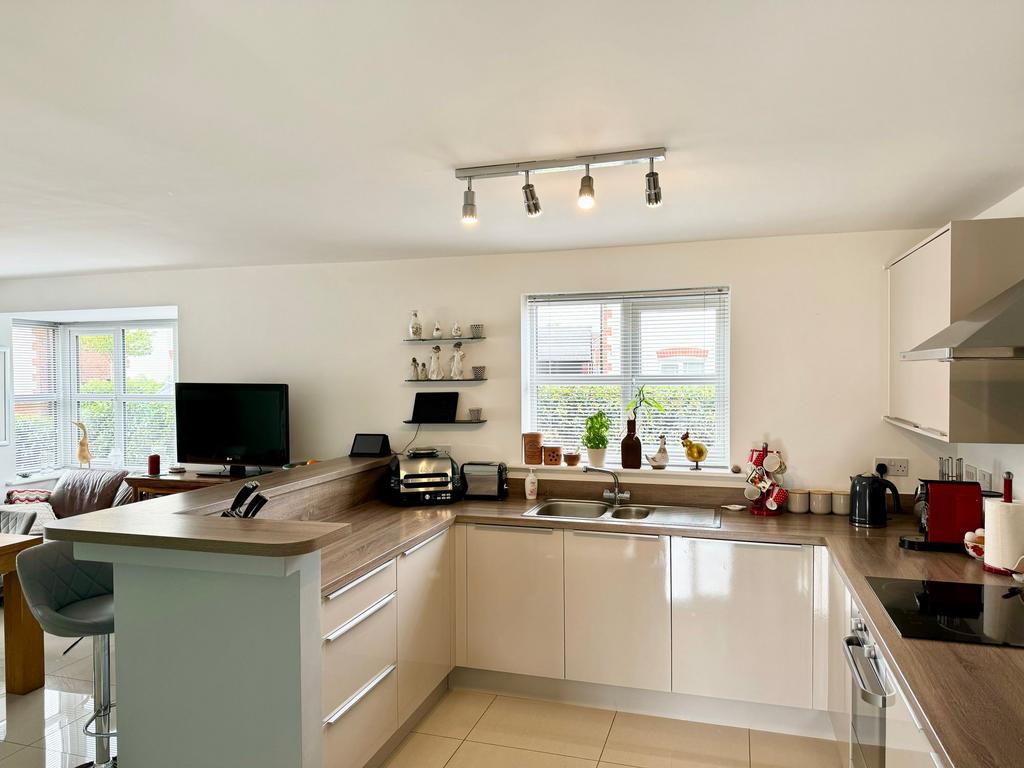 Breakfast kitchen &amp; dining room