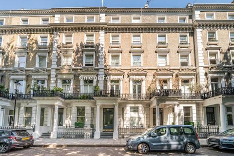 1 bedroom flat for sale, Courtfield Gardens, South Kensington