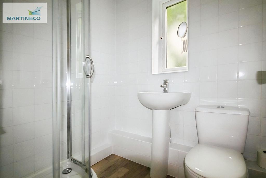 A266a7d7-Hollies 20court 20bathroom
