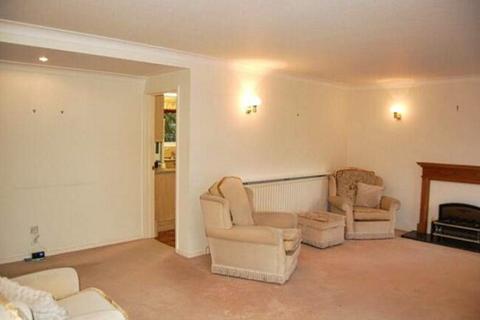 2 bedroom flat for sale, Cedarhurst, Park Road B91