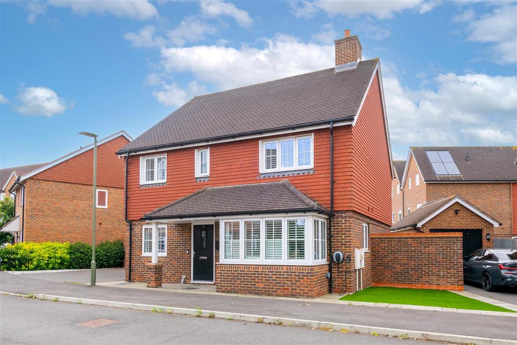 13 Blunden Way externals-12.jpg