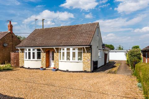 3 bedroom detached bungalow for sale, Newton Road, Rushden NN10