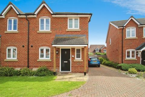 3 bedroom semi-detached house to rent, Whitfield Gardens, East Hanney