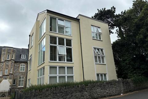 2 bedroom apartment to rent, Courtenay Park Road, Newton Abbot