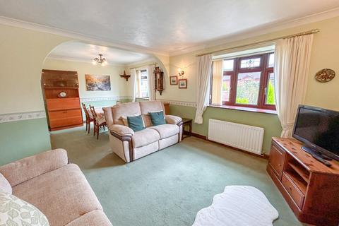 2 bedroom detached bungalow for sale, Wood Close, Telford, TF2 7LU