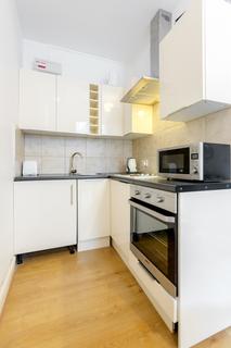 Studio to rent, Collingham Place London SW5