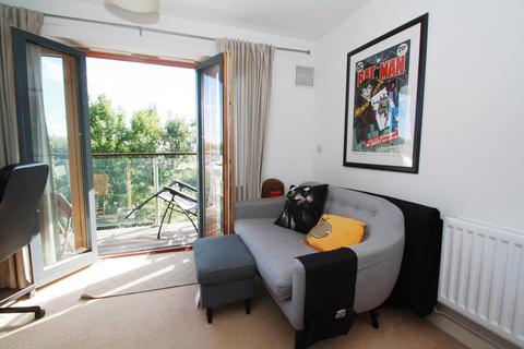 1 bedroom apartment for sale, Ainsworth Court, 14 Plough Close, Kensal Green NW10