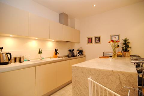 2 bedroom flat for sale, Aura House, 39 Melliss Avenue, Richmond, Surrey