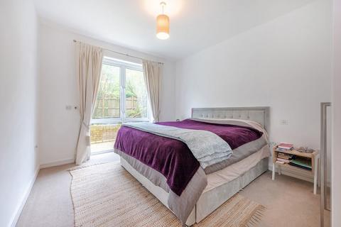 2 bedroom flat for sale, Aura House, 39 Melliss Avenue, Richmond, Surrey