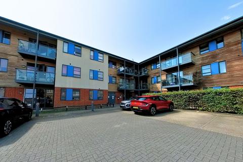 2 bedroom flat for sale, Pretoria Road, Chertsey KT16