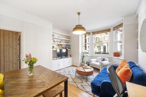 74a College Place, London, NW1 0DJ