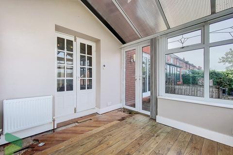 32 Lisbon Drive, Darwen, BB3 3JW