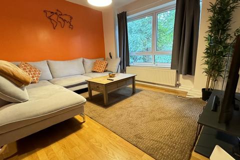 2 bedroom flat to rent, Grosvenor Park Gardens, Leeds LS6