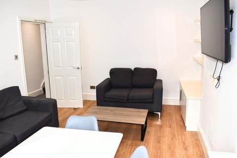 1 bedroom in a house share to rent, Acomb Street, Rusholme , Manchester