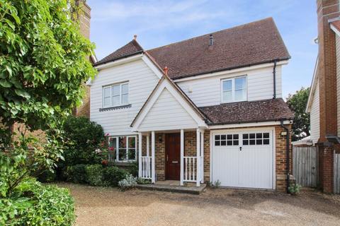 4 bedroom detached house for sale, Pucknells Close, Swanley