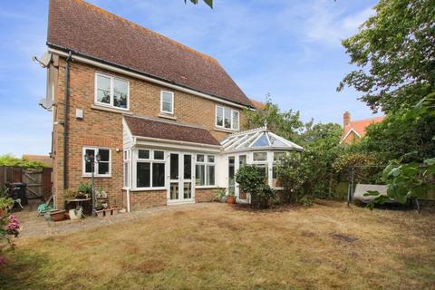 4 bedroom detached house for sale, Pucknells Close, Swanley