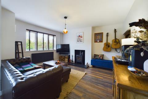 13 Weston Road, Lichfield, WS13 7NT