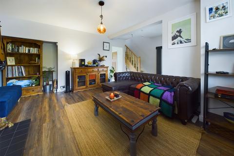 13 Weston Road, Lichfield, WS13 7NT