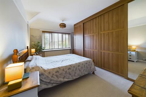 13 Weston Road, Lichfield, WS13 7NT