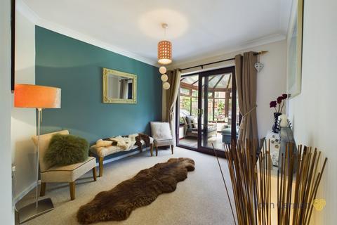 65 Ampleforth Drive, Stafford, ST17 4TE