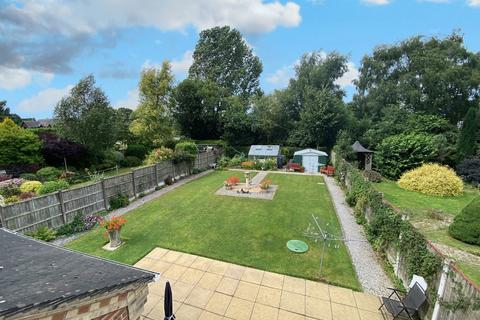 18 Lady Meadow Close, Denstone, Uttoxeter, ST14 5EY