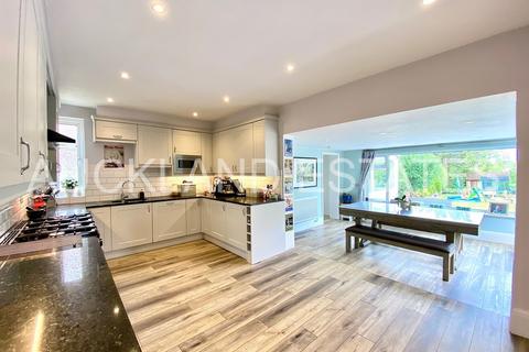 5 bedroom detached house for sale, The Walk, Potters Bar EN6