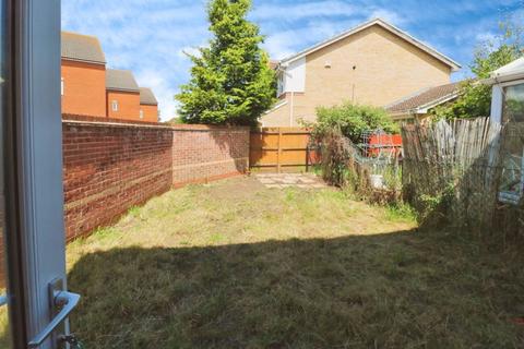 3 bedroom semi-detached house for sale, Hunters Way, Cippenham