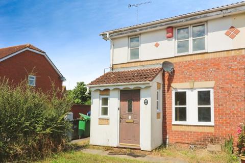 3 bedroom semi-detached house for sale, Hunters Way, Cippenham