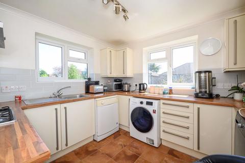 2 bedroom property for sale, Brunswick Close, Walton-On-Thames