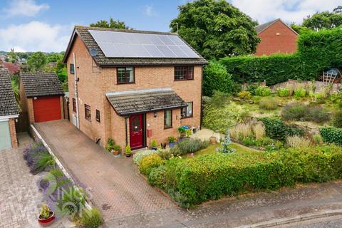 4 bedroom detached house for sale, Messenger Close, Bungay