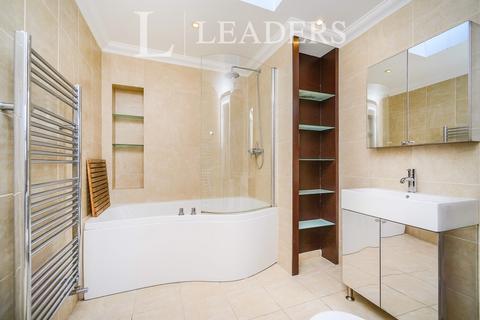 3 bedroom apartment to rent, Sackville Gardens, Hove