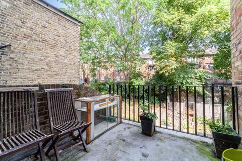 2 bedroom flat to rent, 2 Bed in Edith Road