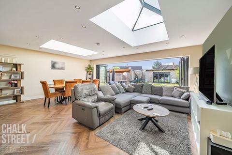 9 Howe Close, Romford, RM7 8JL