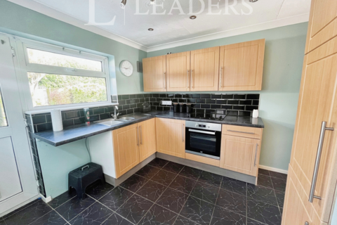 2 bedroom semi-detached house to rent, Jubilee Avenue, Great Clacton