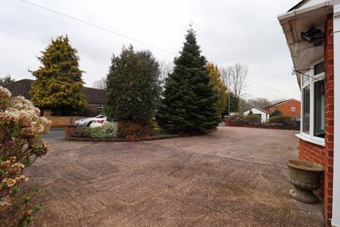 3 bedroom detached bungalow for sale, Stanley Avenue, Great Sankey, WA5