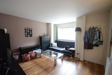 2 bedroom terraced house to rent, Westfield Road, Caversham