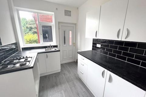 3 bedroom terraced house to rent, Winchester Road, Manchester