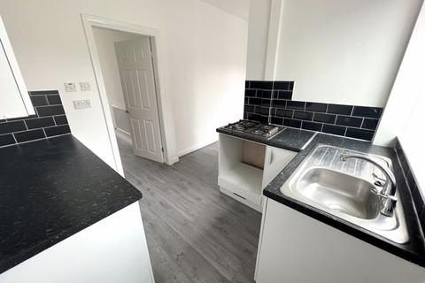 3 bedroom terraced house to rent, Winchester Road, Manchester