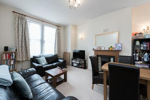 2 bedroom flat to rent, Rhodesia Road