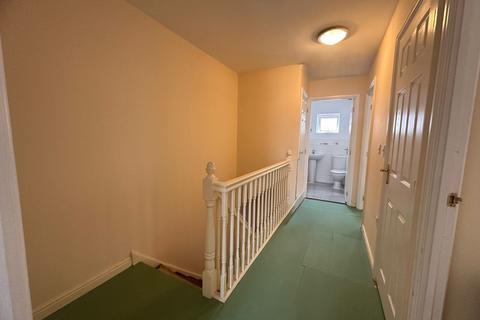 3 bedroom terraced house to rent, Whitehall Close, Borehamwood