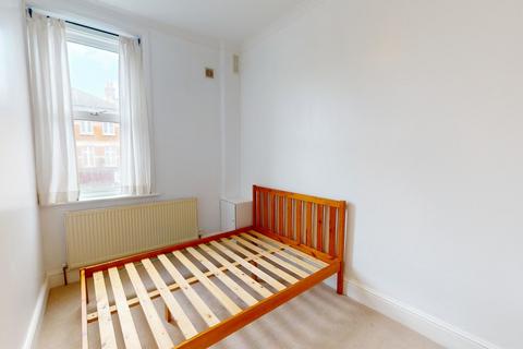 1 bedroom apartment to rent, London Road, London SW16