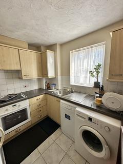 2 bedroom apartment to rent, St. James Gardens, Little Heath