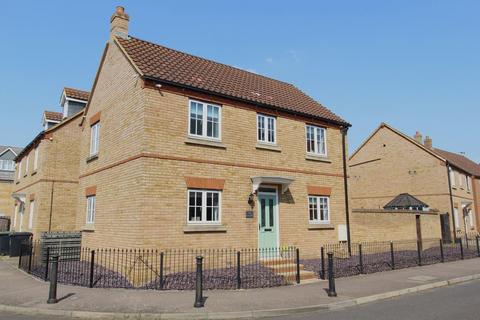 3 bedroom detached house for sale, Crow Hill, Sandy