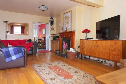 8 Albion Road, Chalfont St Giles, HP8 4EW