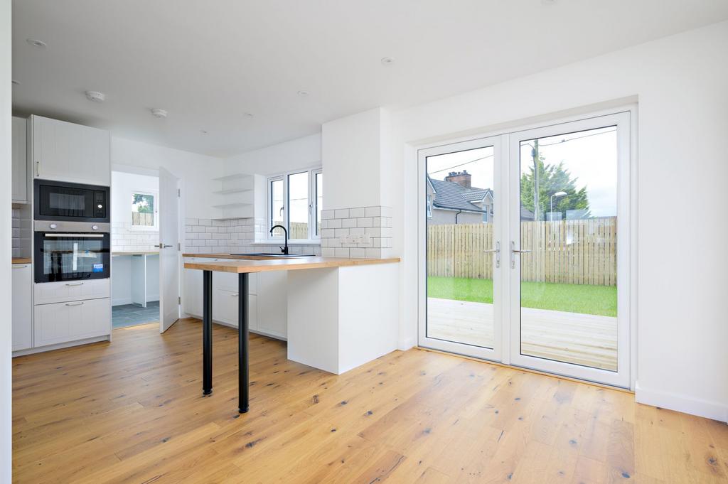 Kitchen/ Dining/ Utility