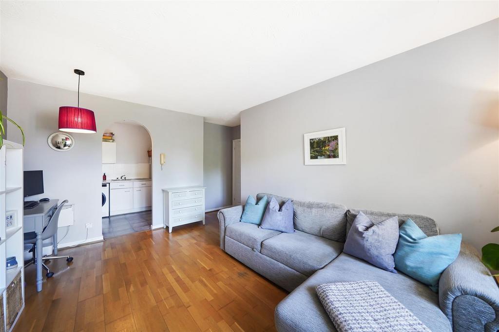 Flat 7, Hamilton Court - LShw E0 F2uw4nz ST3m WDM.jpg